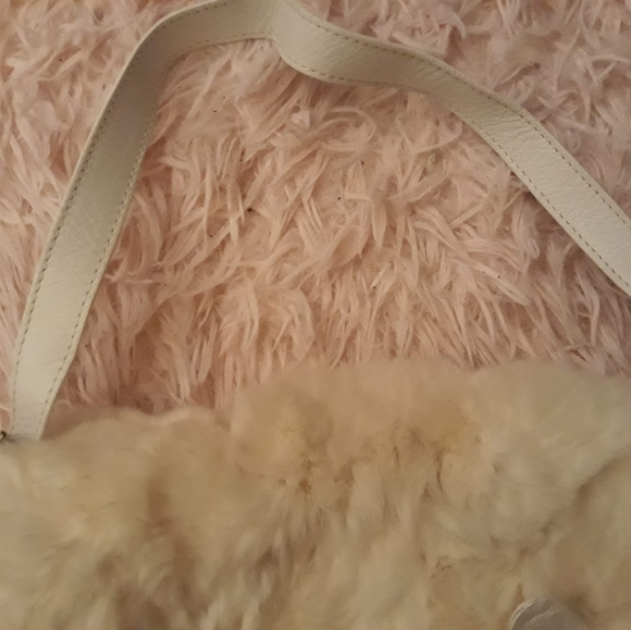 Price drop! Must go. Gorgeous paola by Pdl white fur handbag very good condition - Picture 4 of 14